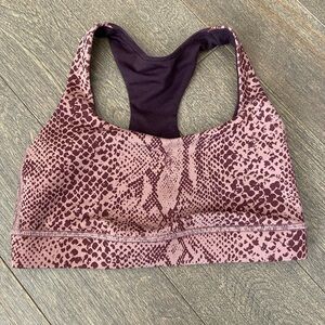 Lululemon sports bra‎ size 2